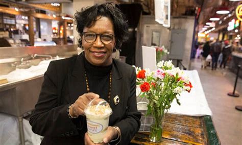 Art of Aging: Sweet Ninas day cart at Reading Terminal Market。